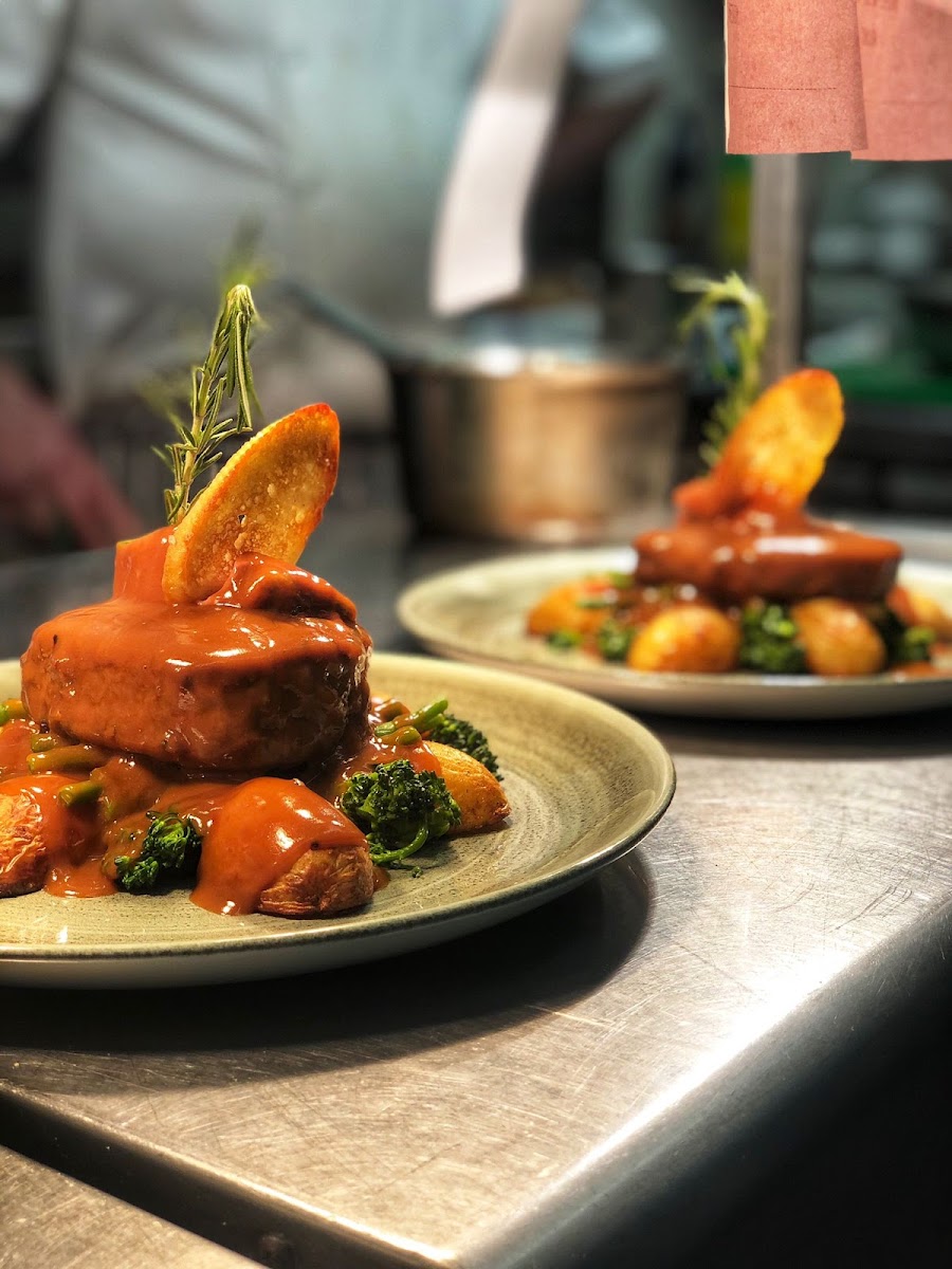 Avanti Restaurant And Bar Photos 2